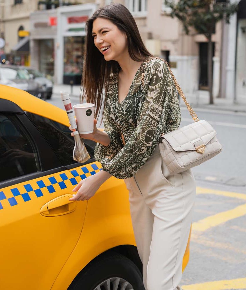 airport taxi booking Melbourne